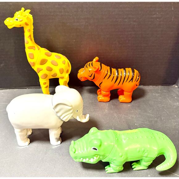 Popular Playthings Magnetic Mix or Match Jungle Animals giraffe tiger elephant - Picture 1 of 6